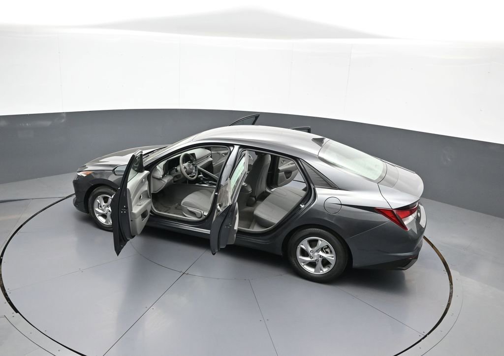 Certified 2021 Hyundai Elantra SE FWD image 43