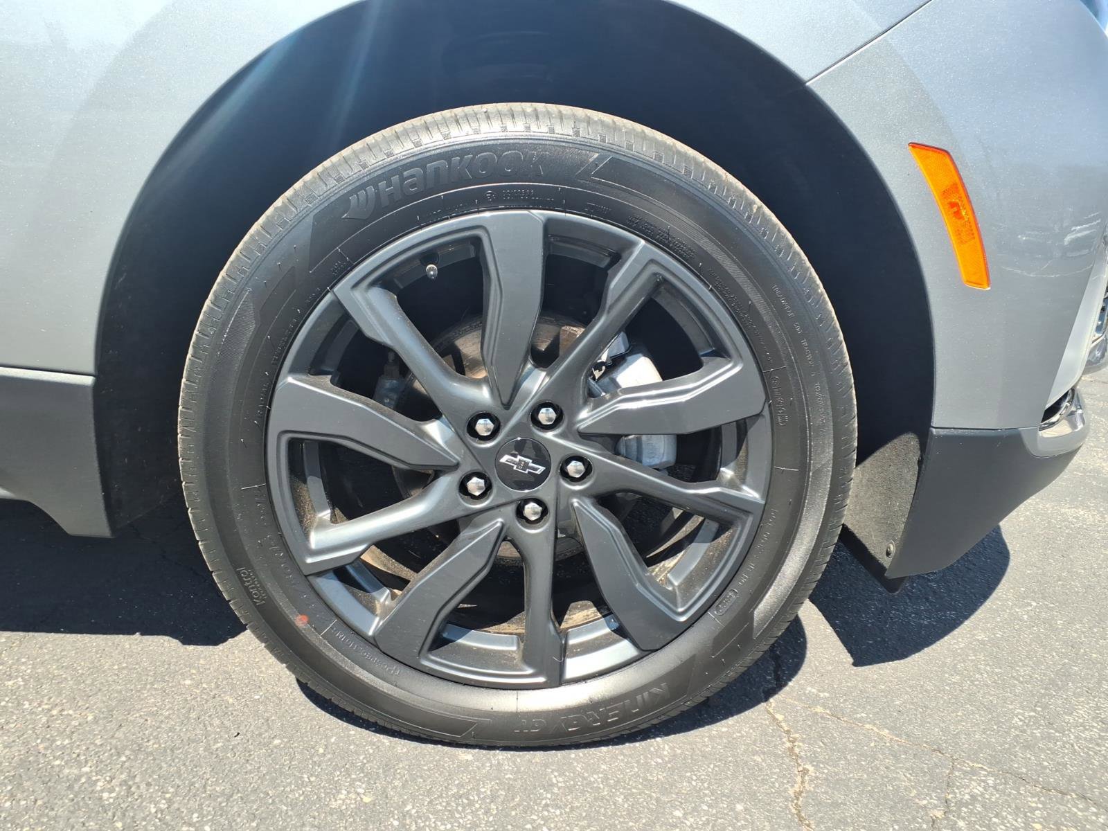 Used 2023 Chevrolet Equinox RS w/ RS Leather Package image 9