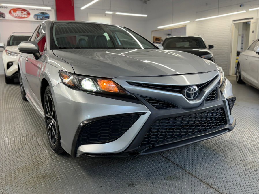 Used 2021 Toyota Camry SE FWD image 4