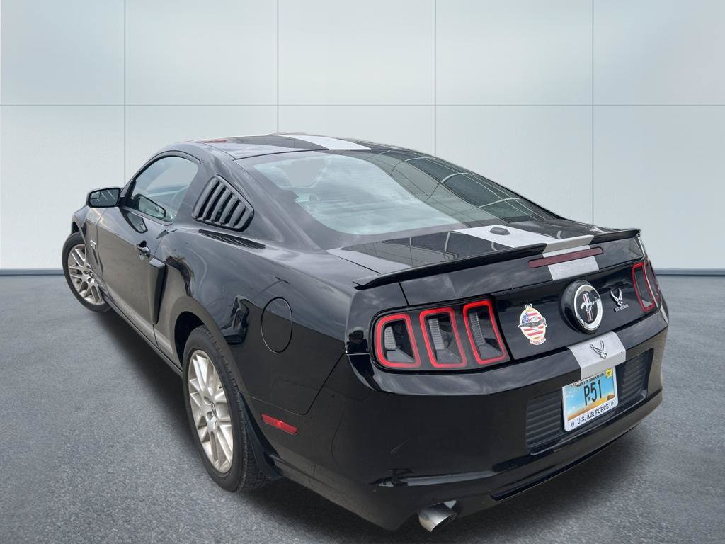Used 2013 Ford Mustang Premium RWD image 5