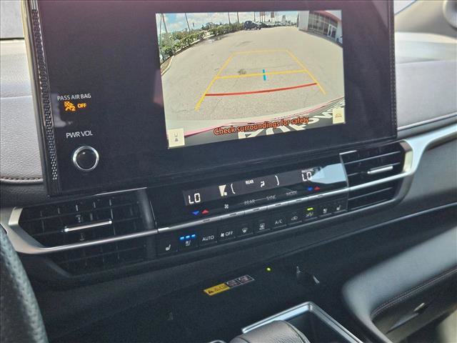 Used 2025 Toyota Sienna Limited image 13