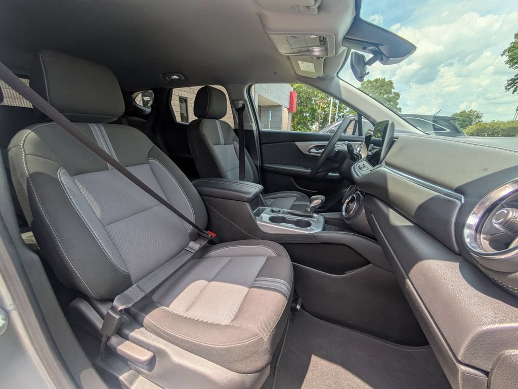 Used 2025 Chevrolet Blazer LT FWD image 30