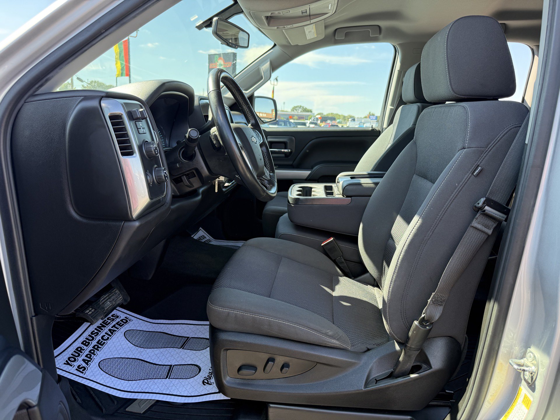 Used 2018 Chevrolet Silverado 1500 LT w/ All Star Edition AWD/4WD image 26