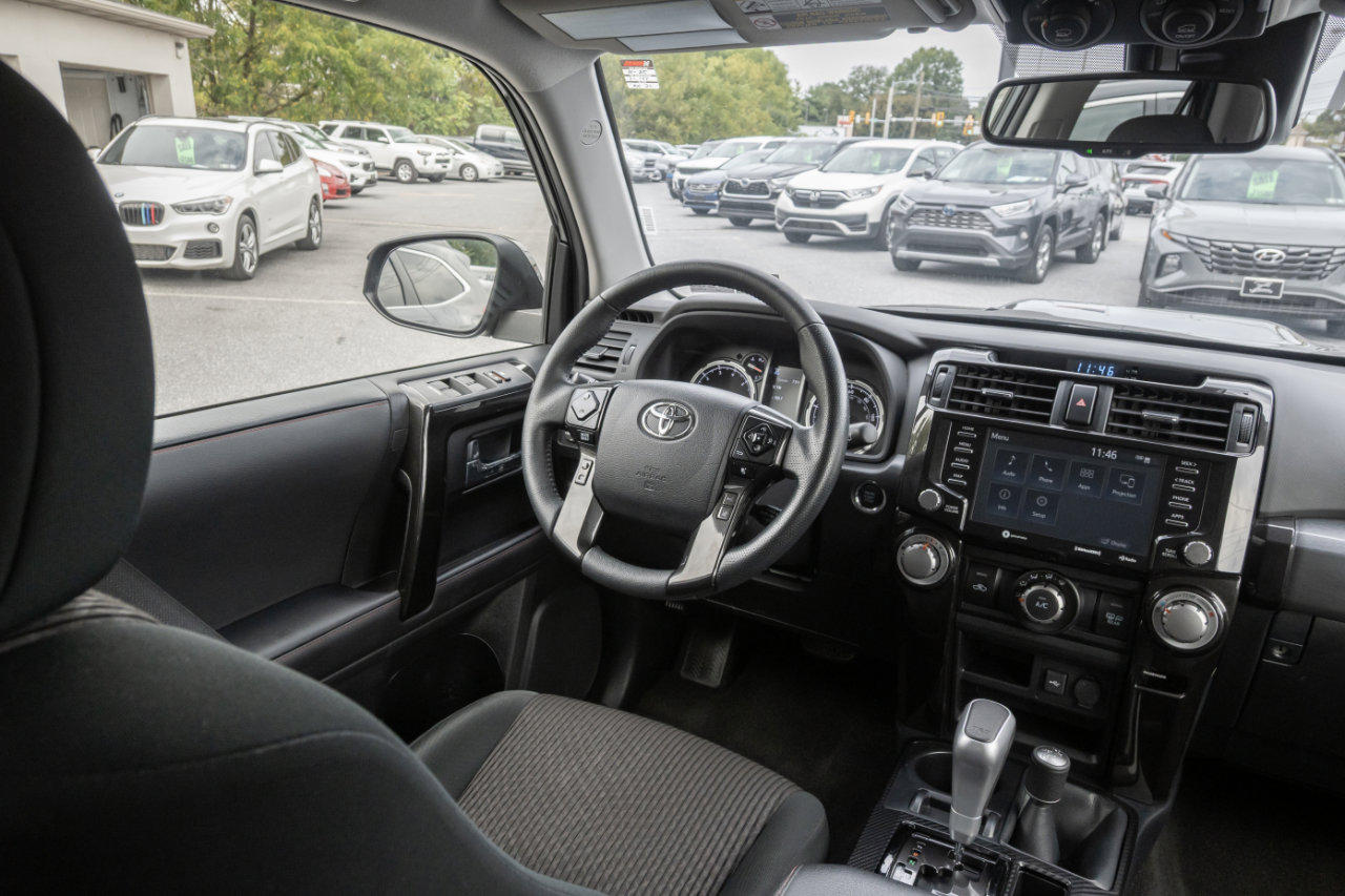Used 2024 Toyota 4Runner TRD Off-Road image 28