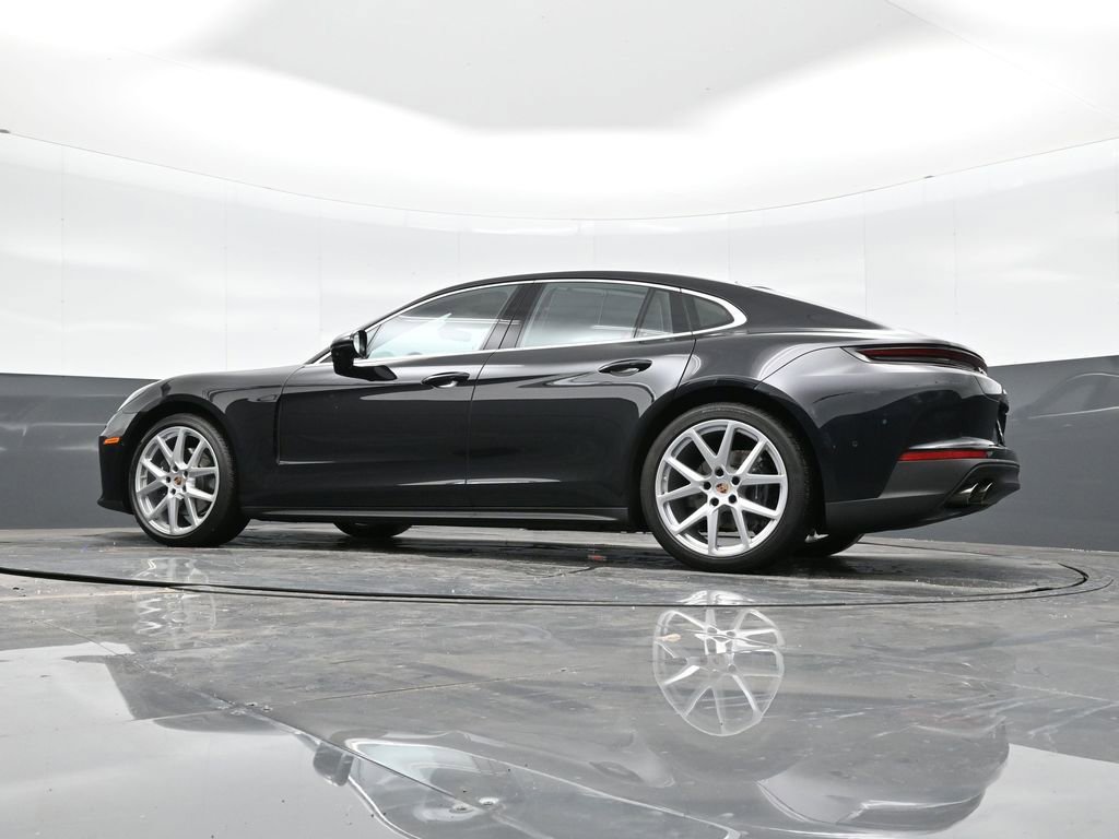Certified 2025 Porsche Panamera image 35