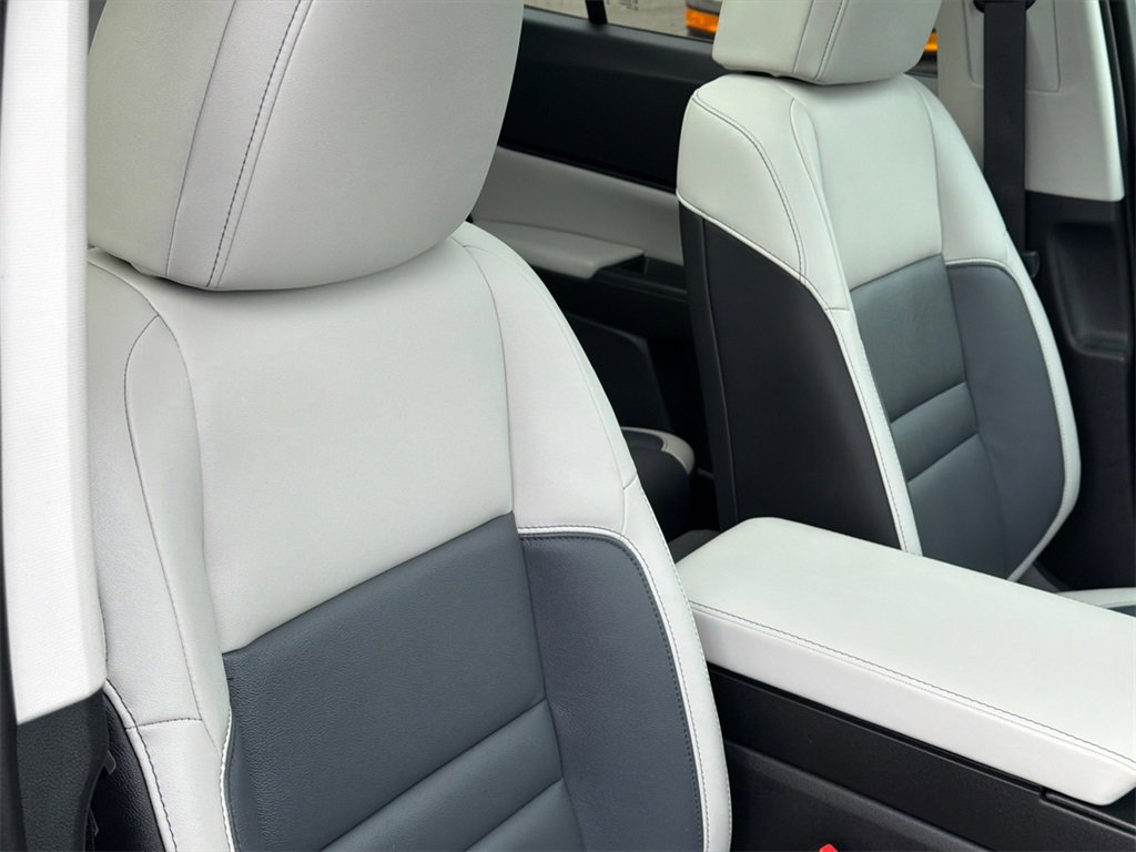 Used 2025 Honda Prologue Touring image 9