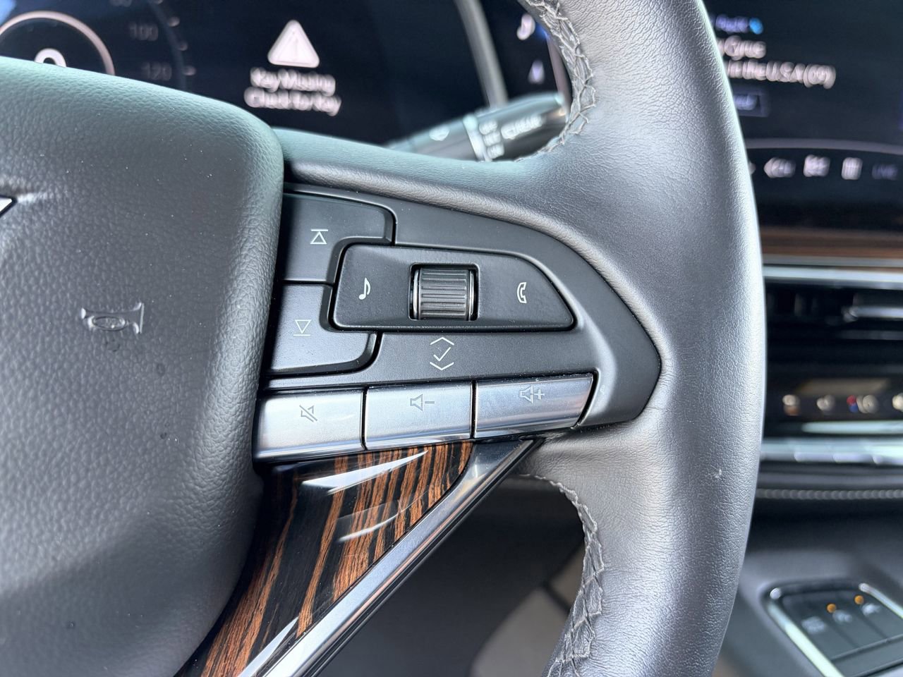 Certified 2024 Cadillac Escalade Premium Luxury image 23