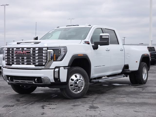New 2026 GMC Sierra 3500 Denali w/ Denali Reserve Package AWD/4WD image 2