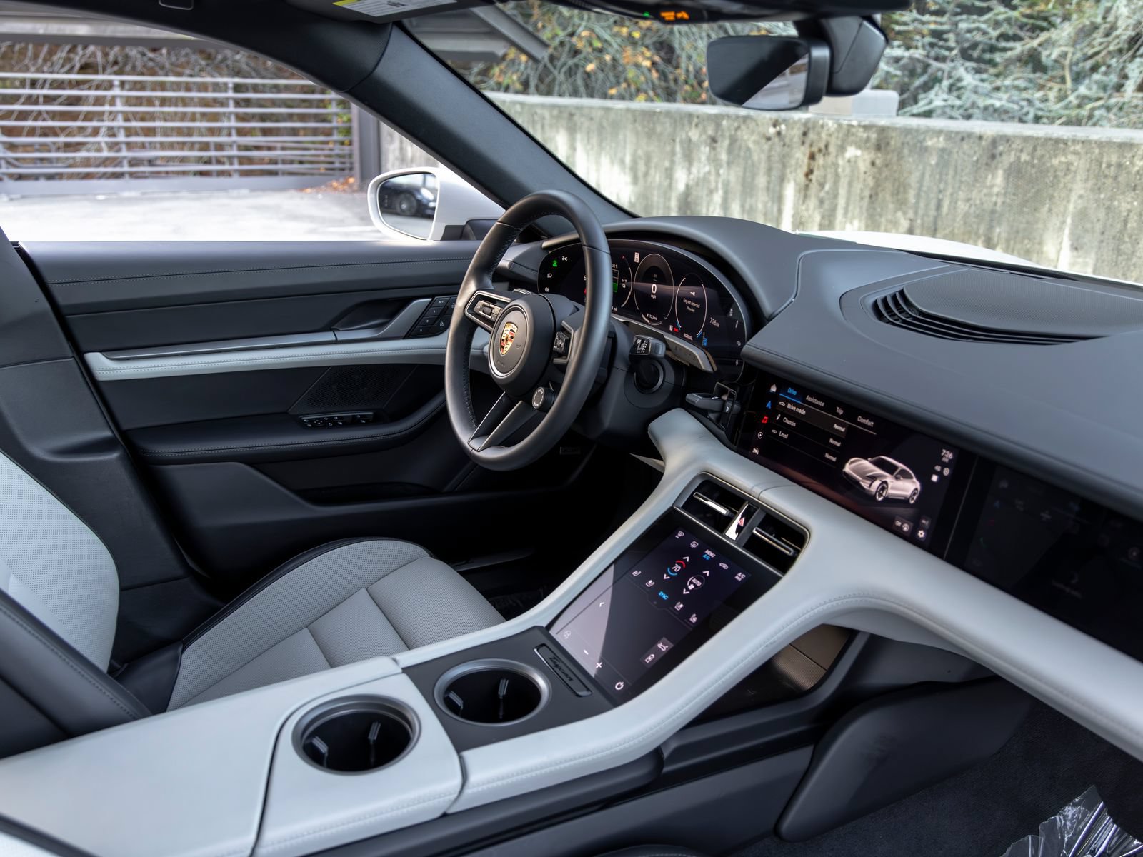 Certified 2025 Porsche Taycan AWD/4WD image 50
