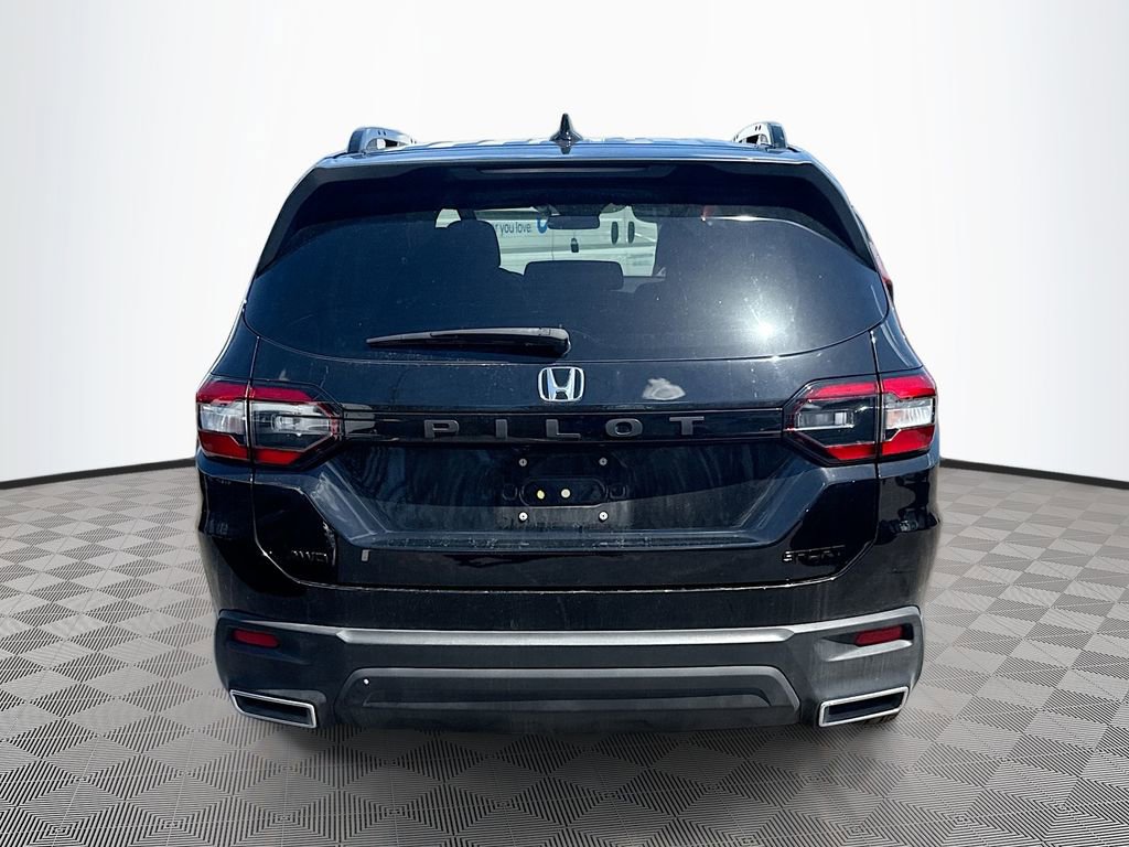 Used 2025 Honda Pilot Sport image 7