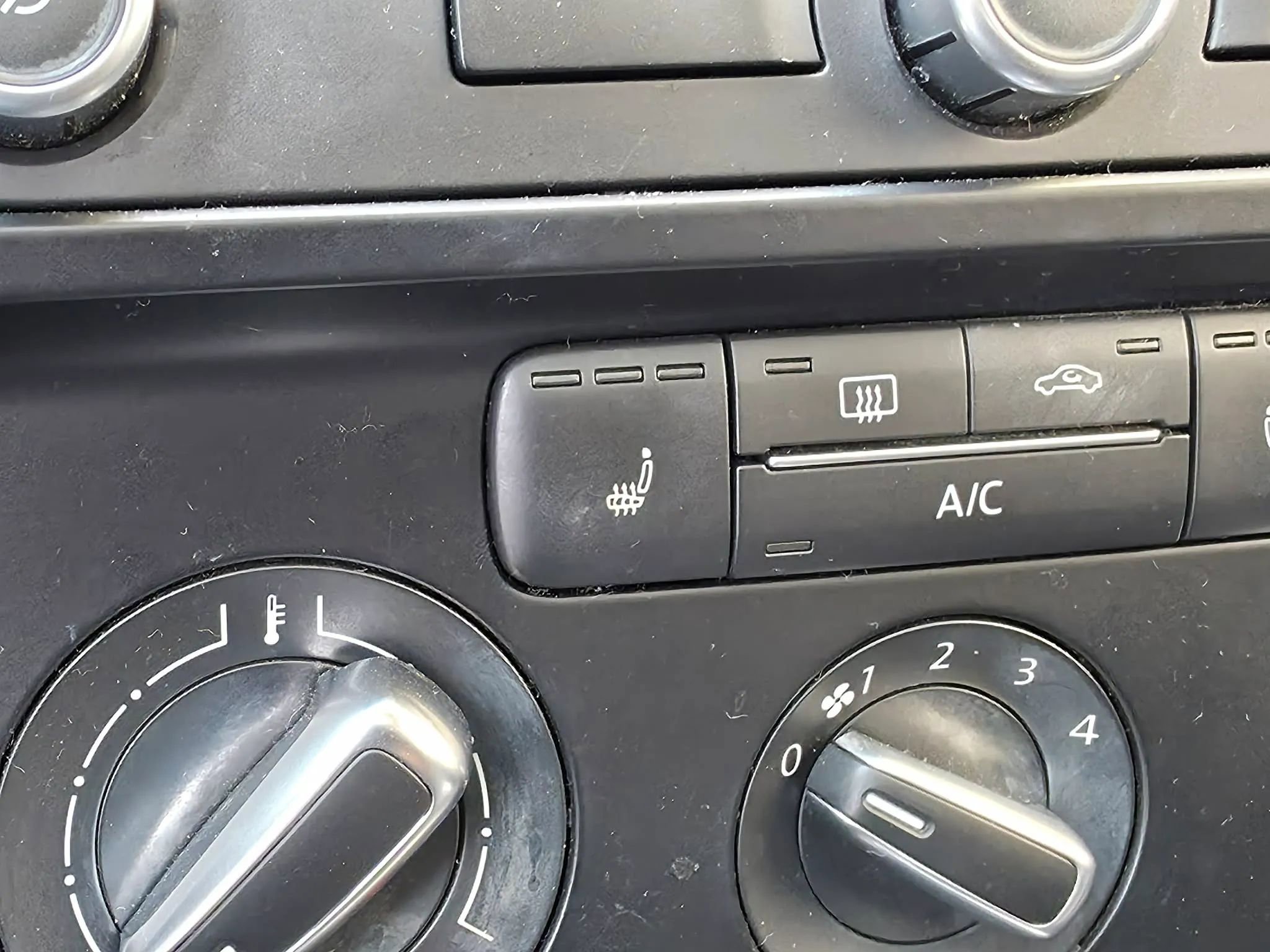 Used 2013 Volkswagen Jetta SEL FWD image 24