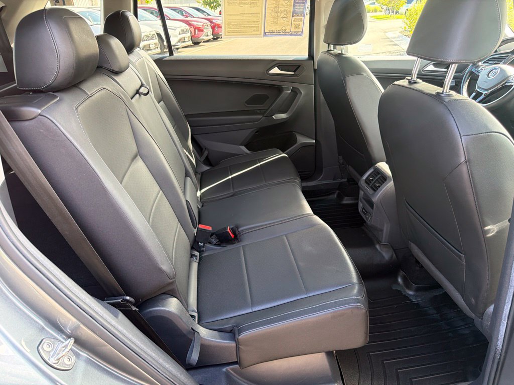 Used 2019 Volkswagen Tiguan SEL w/ 3rd Row Seat Package AWD/4WD image 15