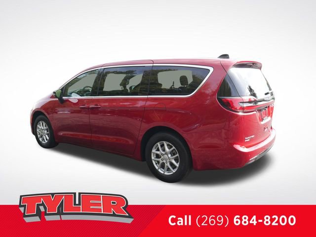 New 2026 Chrysler Pacifica Select FWD image 5