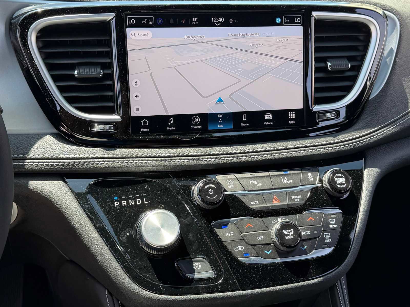 New 2026 Chrysler Pacifica Limited AWD/4WD image 19