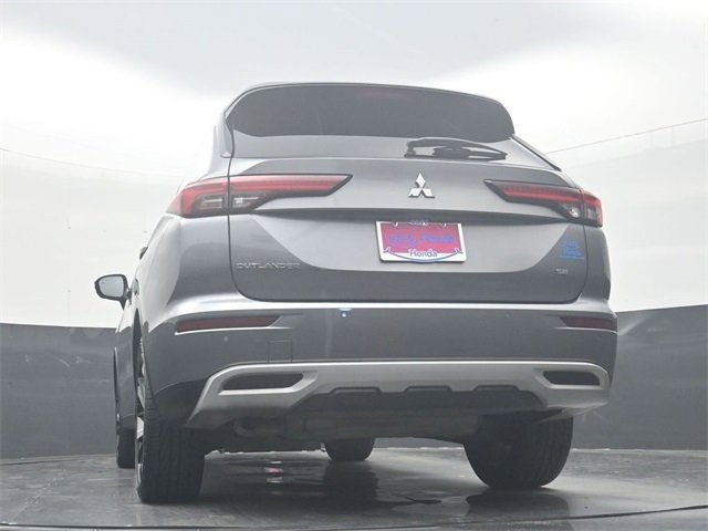 Used 2024 Mitsubishi Outlander SE image 32