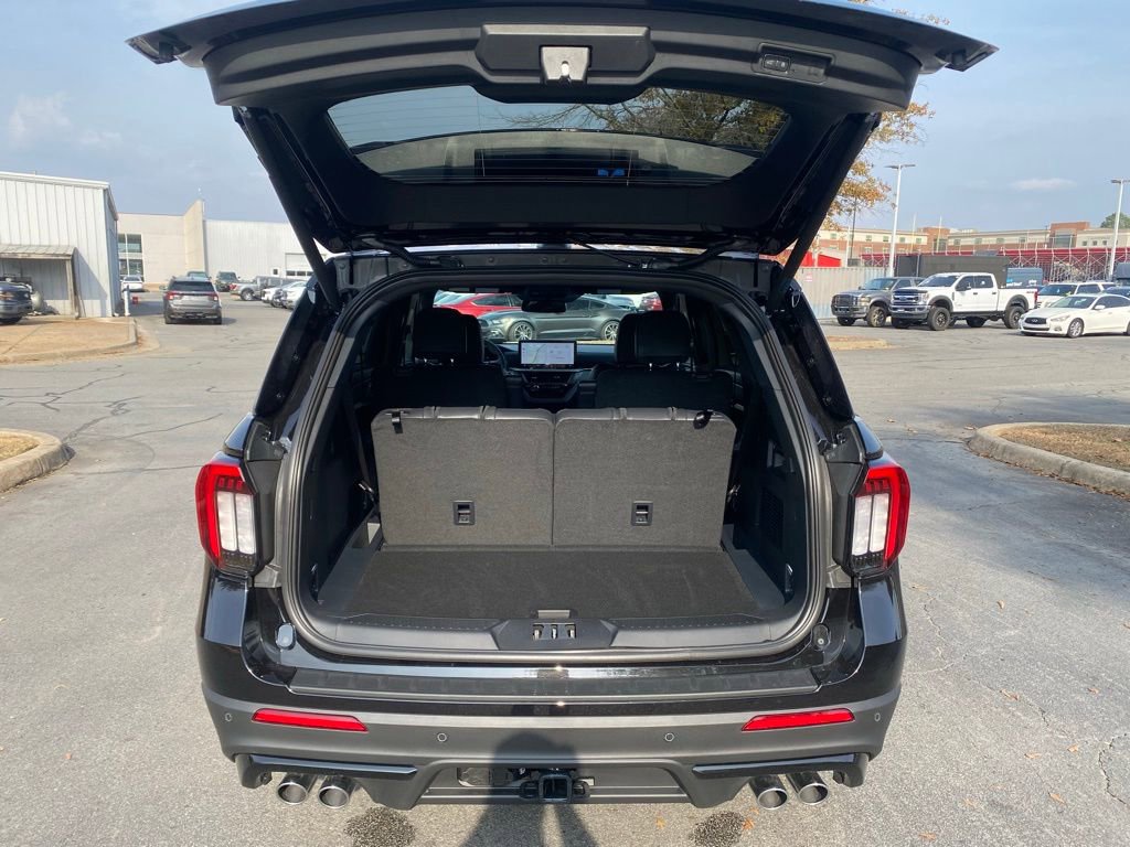 New 2026 Ford Explorer ST image 9