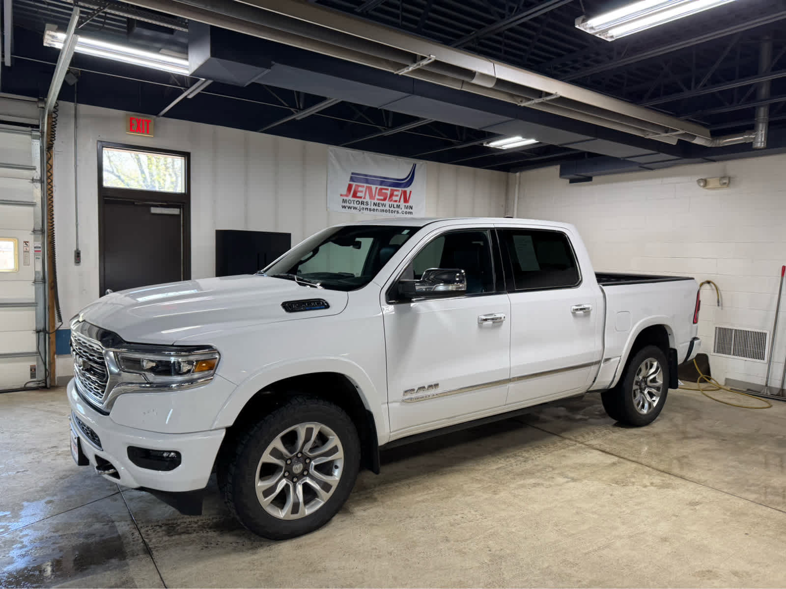 Certified 2022 RAM 1500 Limited w/ Body Color Bumper Group AWD/4WD image 1