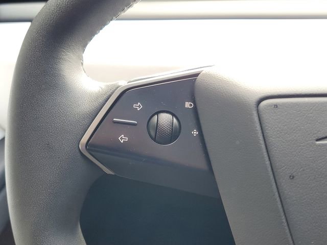 Used 2024 Tesla Cybertruck AWD Crew Cab image 19