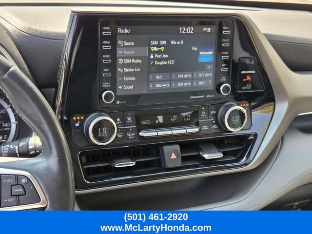Used 2021 Toyota Highlander XLE FWD image 23