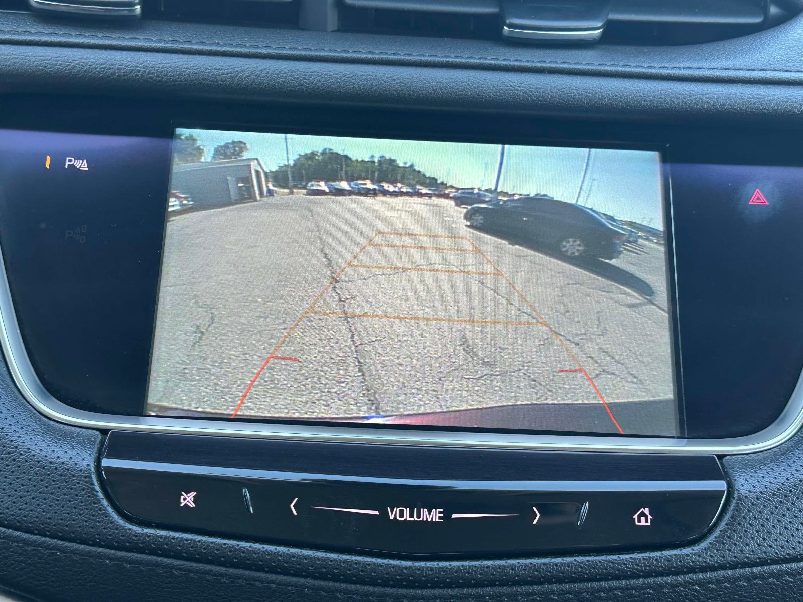 Used 2018 Cadillac XT5 Luxury w/ Driver Awareness Package AWD/4WD image 12