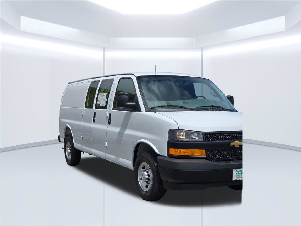 New 2026 Chevrolet Express 2500 w/ Communications Package RWD image 39