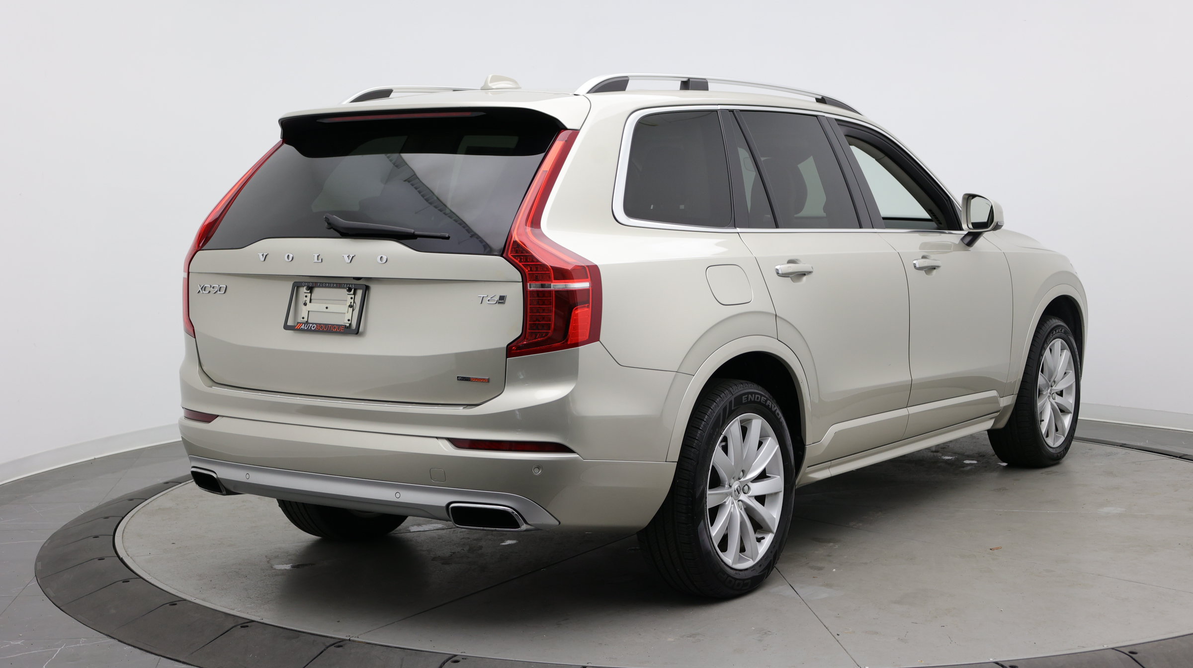 Used 2016 Volvo XC90 T6 Momentum w/ Momentum Plus Package AWD/4WD image 7