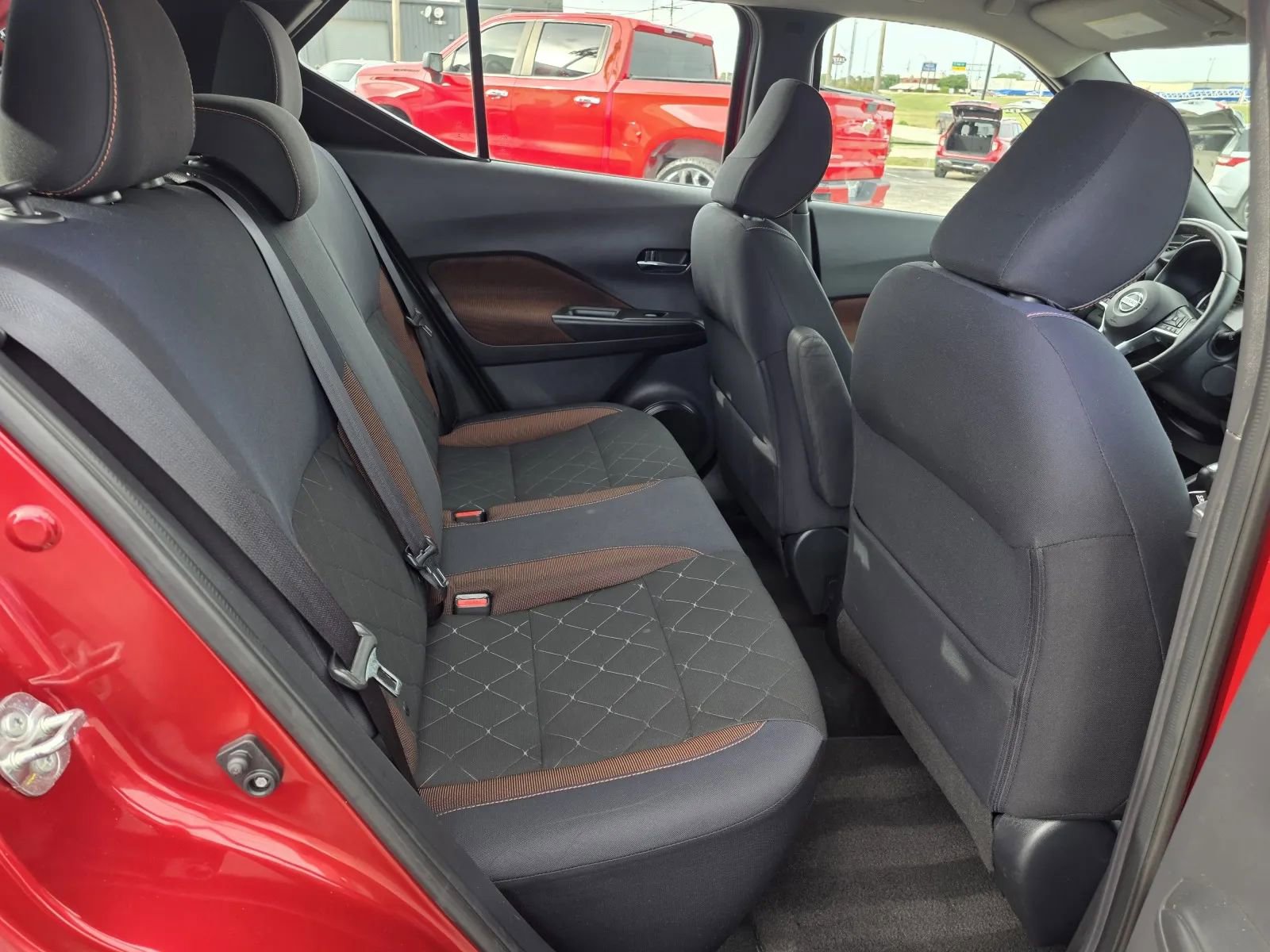 Used 2018 Nissan Kicks SR FWD image 15