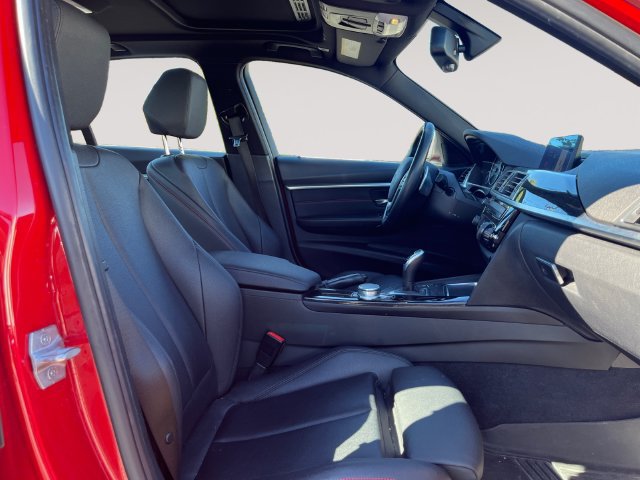 Used 2018 BMW 330i xDrive Sedan w/ Premium Package AWD/4WD image 15