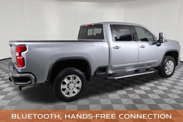 Used 2024 Chevrolet Silverado 2500 High Country w/ Technology Package AWD/4WD image 5