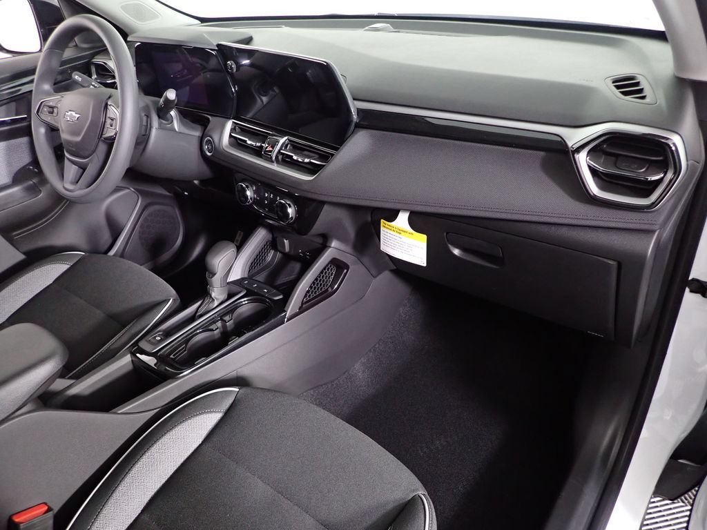 New 2026 Chevrolet TrailBlazer LT w/ Midnight Edition FWD image 34