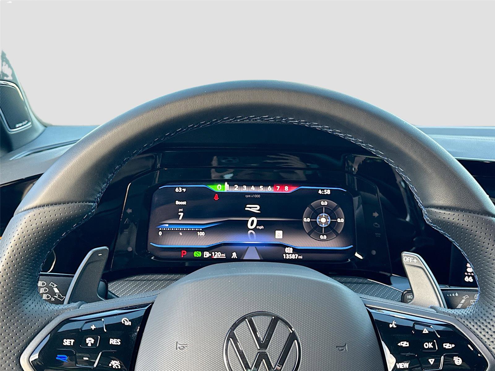 Used 2024 Volkswagen Golf R image 11