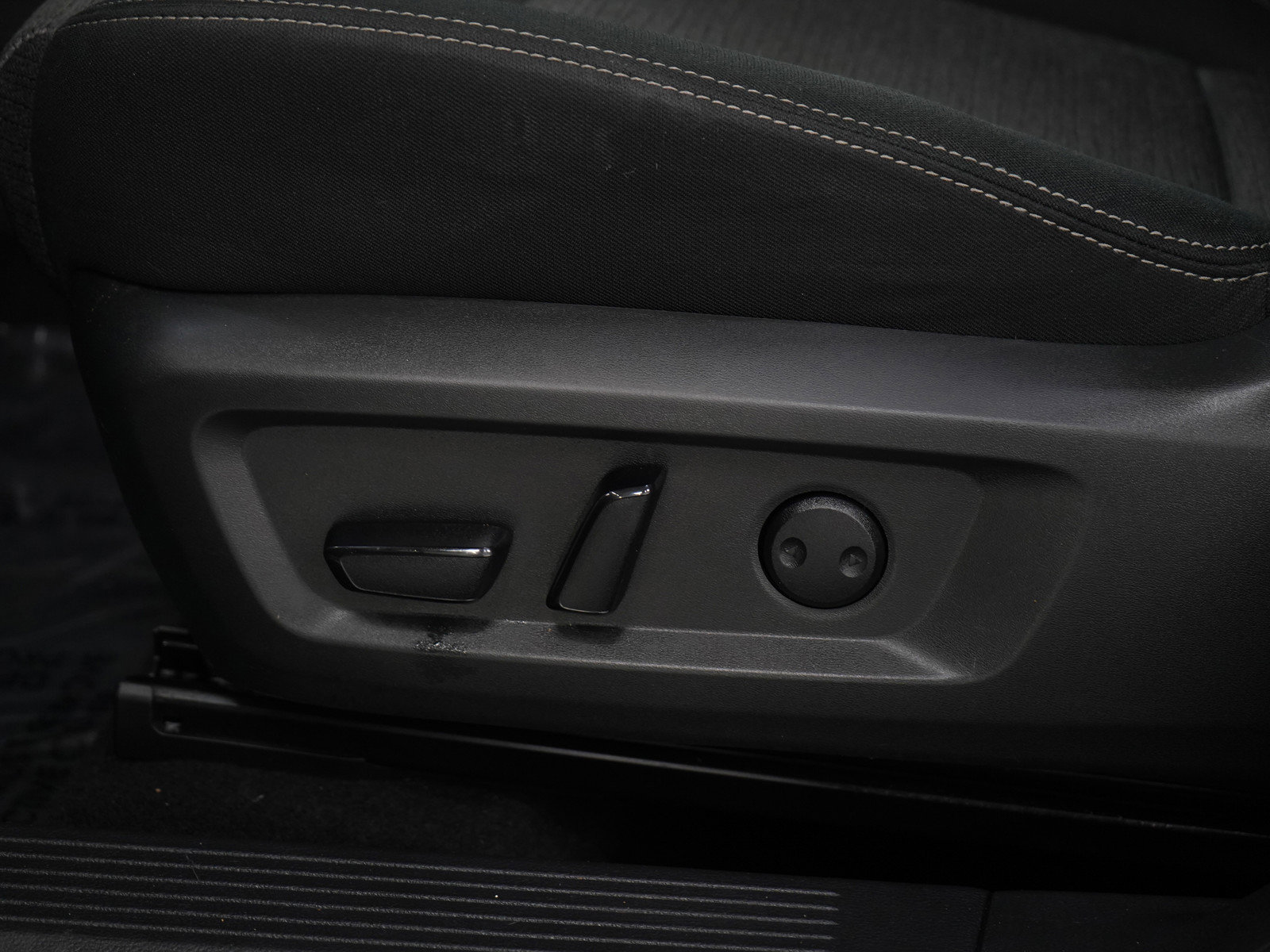 Used 2021 Nissan Rogue SV image 27