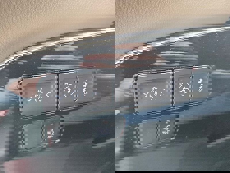 Used 2022 Toyota Prius XLE image 31