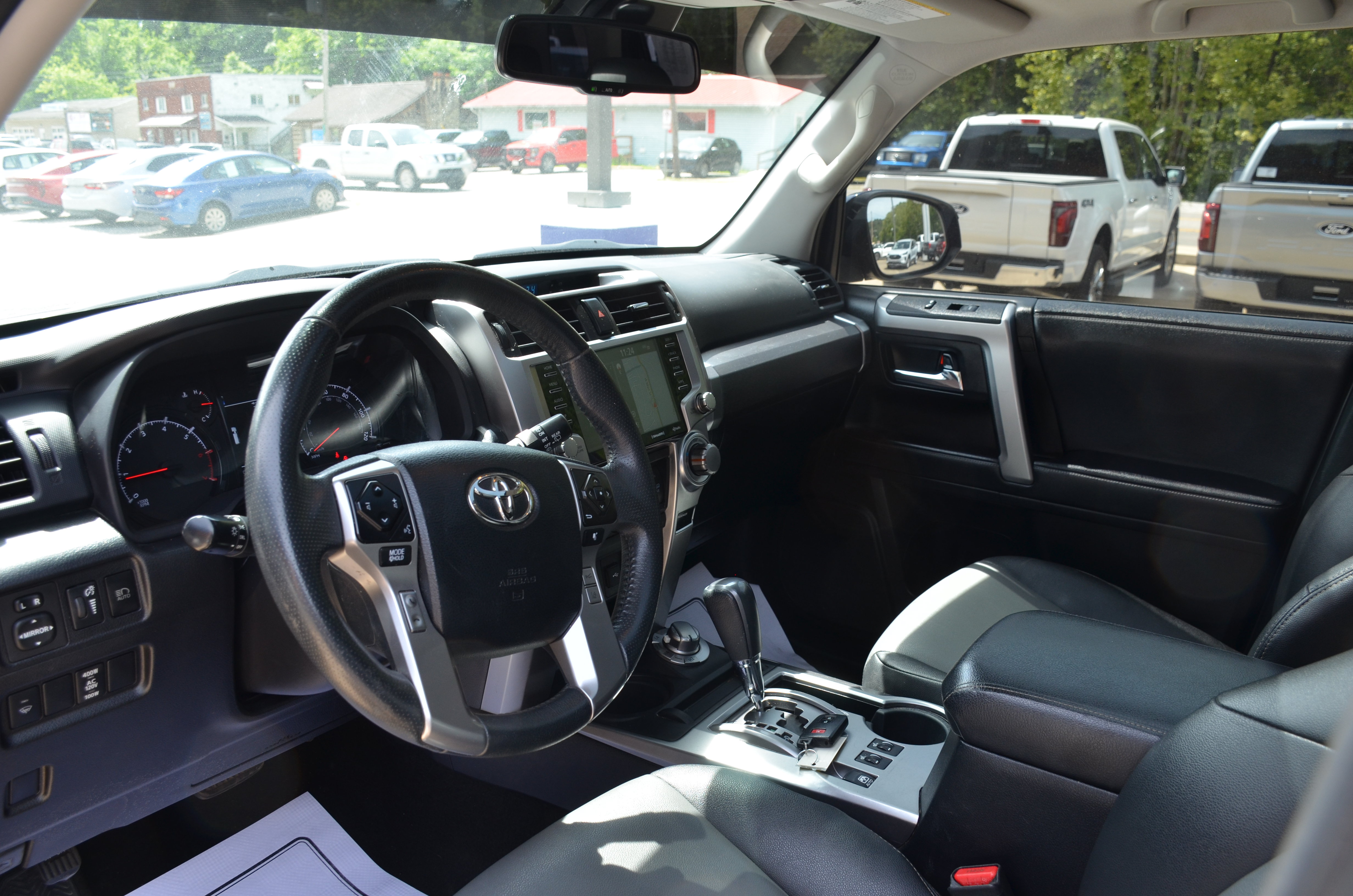 Used 2021 Toyota 4Runner SR5 Premium w/ Moonroof Package AWD/4WD image 29