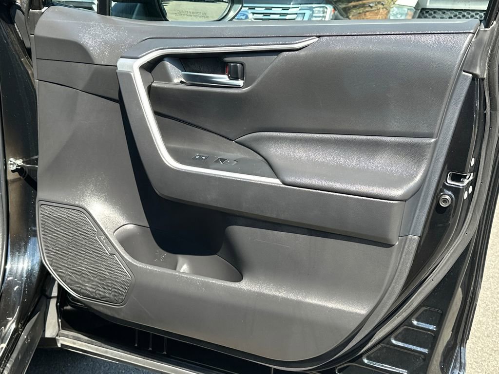 Used 2023 Toyota RAV4 XLE w/ Convenience Package image 8