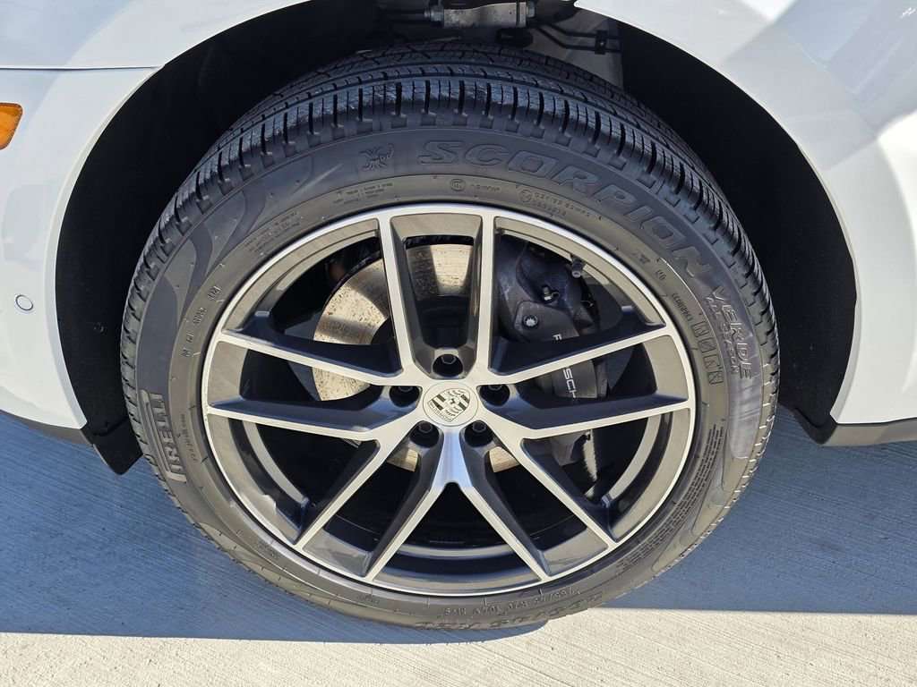 New 2025 Porsche Macan Turbo image 28