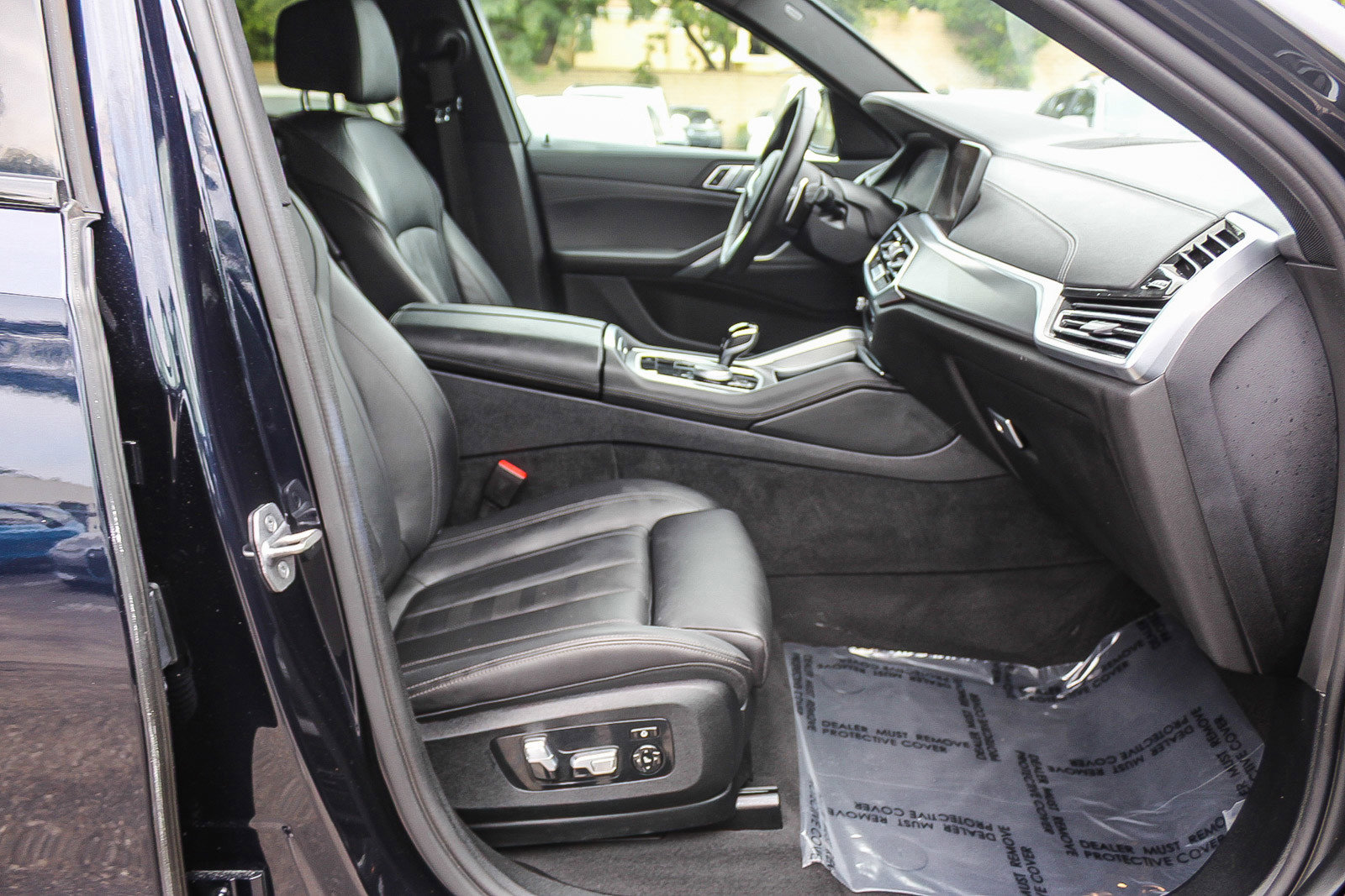 Used 2022 BMW X6 xDrive40i w/ M Sport Package image 16