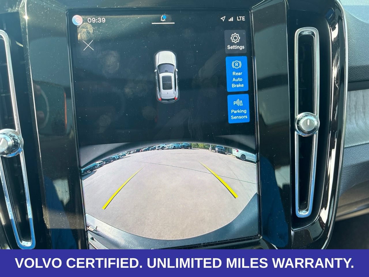 Certified 2023 Volvo XC40 B5 Plus w/ Protection Package Premier AWD/4WD image 22