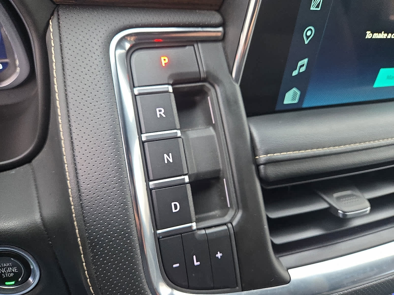 Used 2023 Chevrolet Suburban Premier image 16