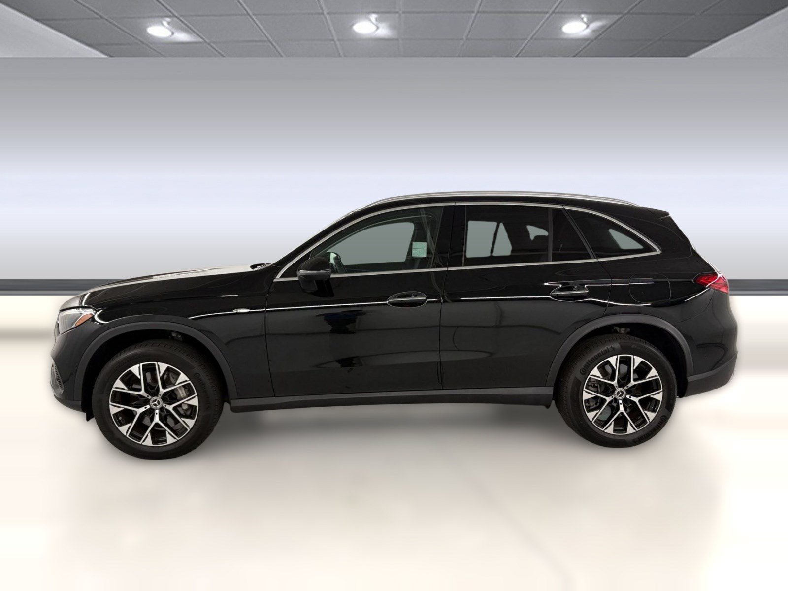 Used 2025 Mercedes-Benz GLC 350e 4MATIC image 2
