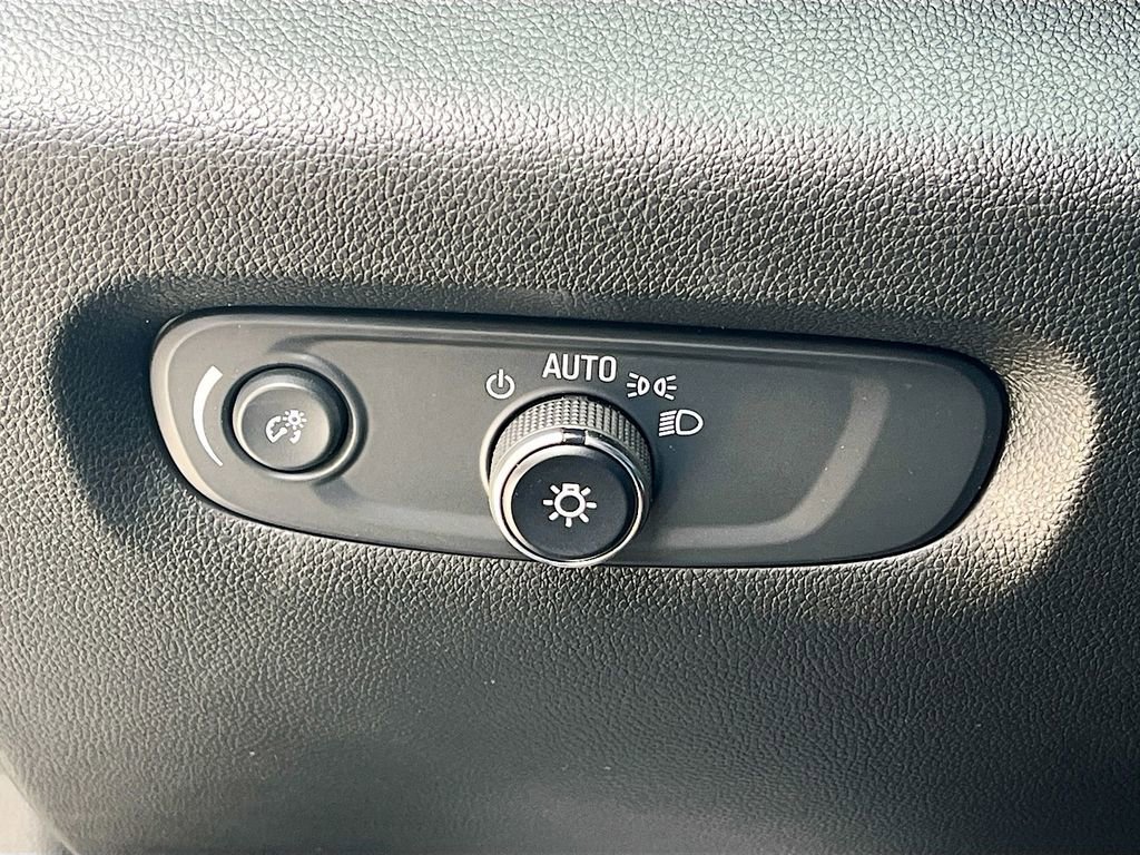 Used 2023 Chevrolet Traverse LT w/ LT Premium Package image 10