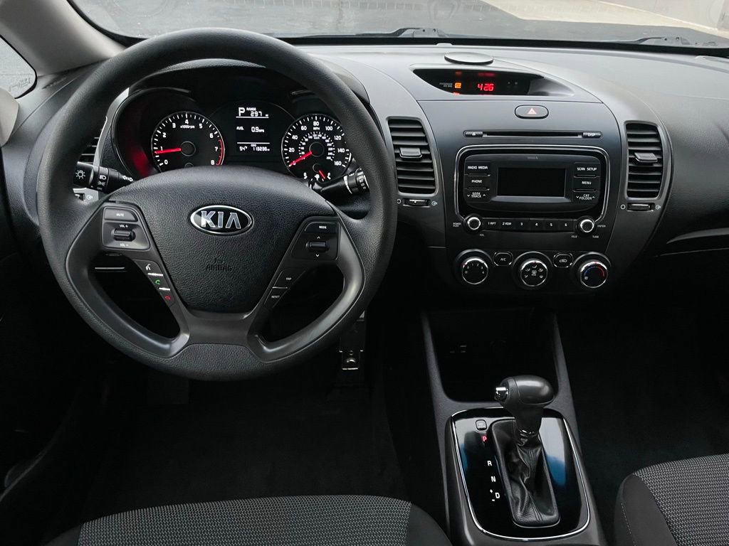 Used 2017 Kia Forte LX image 11