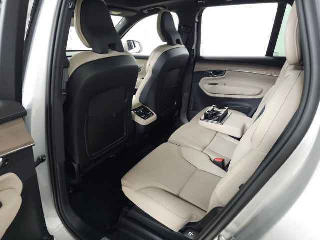 Used 2025 Volvo XC90 B5 Plus image 37