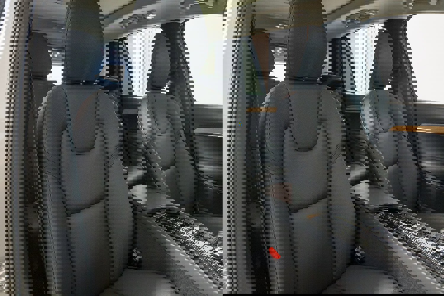 Used 2024 Volvo XC90 B5 Plus image 32