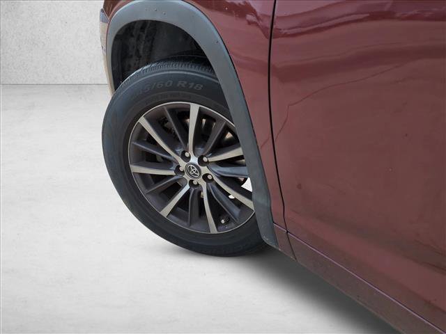 Used 2017 Toyota Highlander XLE image 10