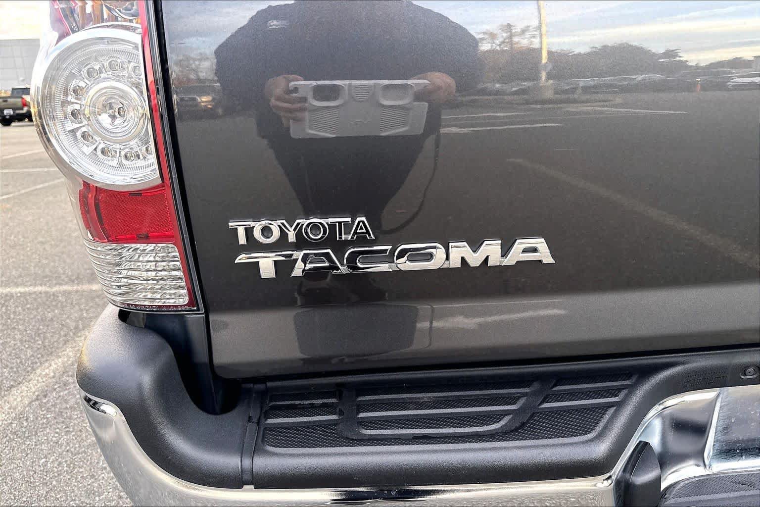 Used 2015 Toyota Tacoma 4x4 Double Cab w/ TRD Off-Road Package image 31