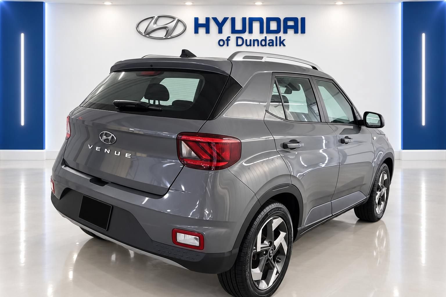 Used 2021 Hyundai Venue SEL w/ Cargo Package FWD image 4