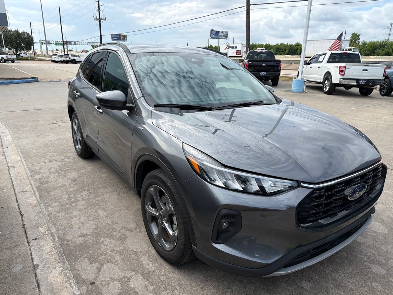 Used 2025 Ford Escape ST-Line Select AWD/4WD image 4