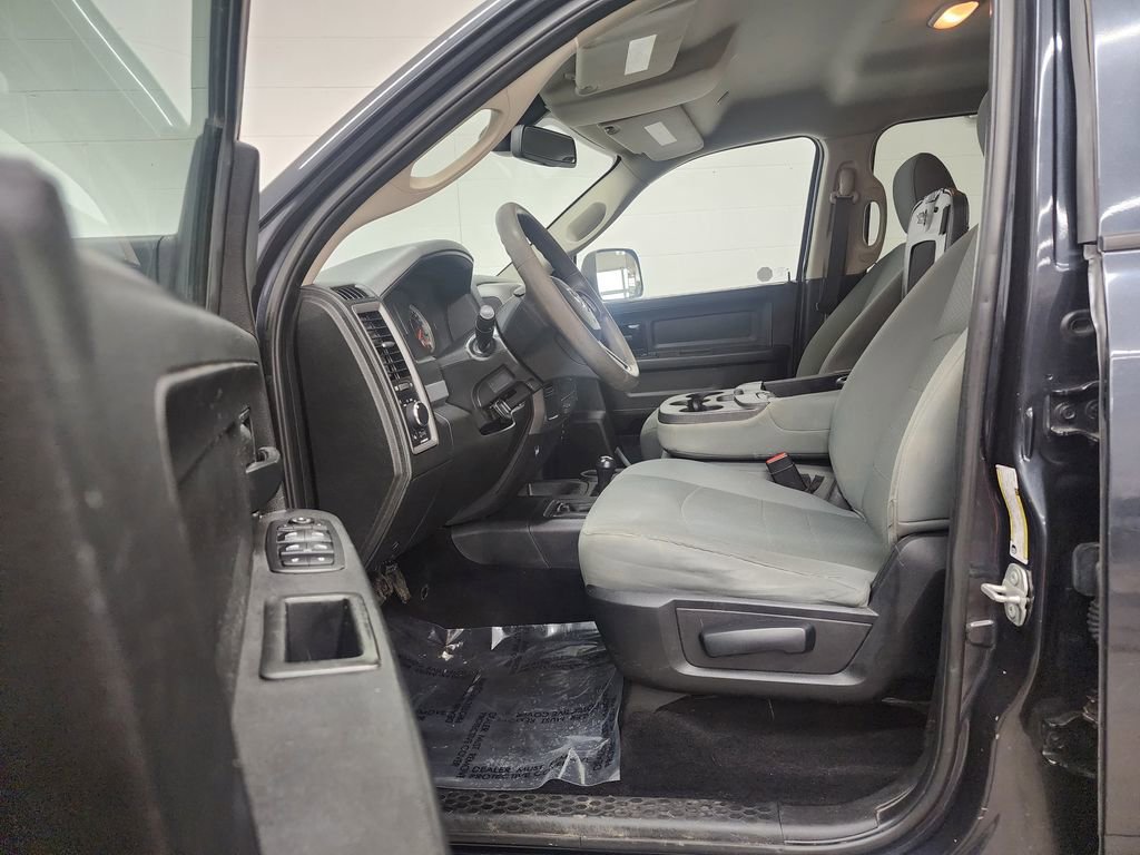 Used 2018 RAM 2500 Tradesman w/ Chrome Appearance Group image 12