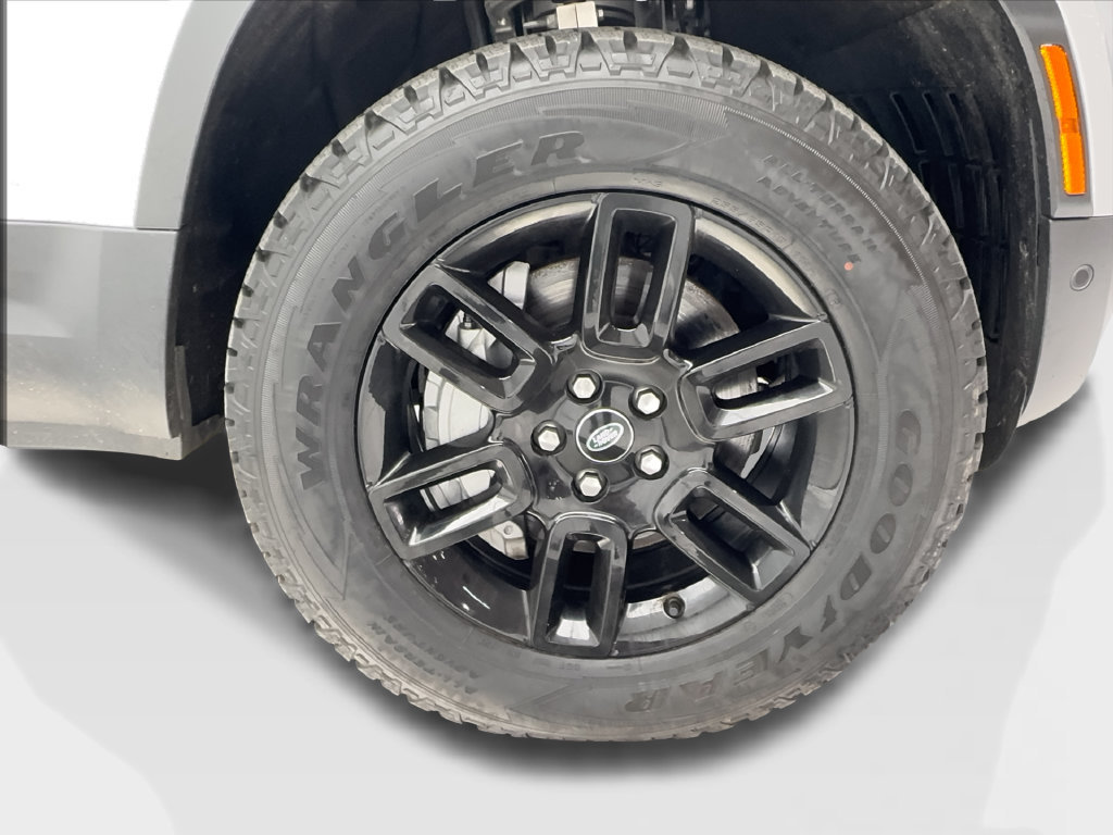 Used 2024 Land Rover Defender 110 S AWD/4WD image 15